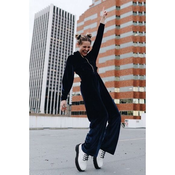 Fabletics Velour Wide Leg Zip Up Onesie Jumpsuit in Deep Navy New With Tags XXL - Picture 3 of 15